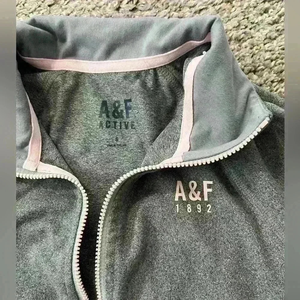 Abercrombie & Fitch A&F Active Track Jacket | Grey Quarter Zip Top | Size Small - Picture 3 of 4